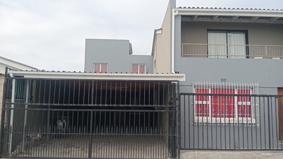 4 Bedroom Property for Sale in Eastridge Western Cape